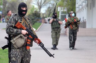 Боевики насильно сгоняют десятки тысяч жителей в Донецк