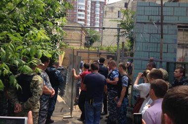Конфликт вокруг строительства в Одессе: подрались активисты и охранники застройщика