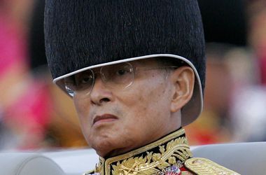 Король Таиланда перенес серьезную операцию