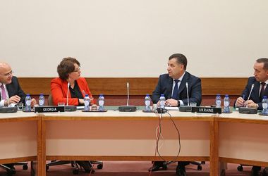 Полторак обсудил с министром обороны Грузии российскую агрессию в Украине