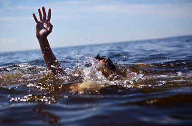 Смертельный отдых: в Днепре ушли купаться и не вернулись 8 человек