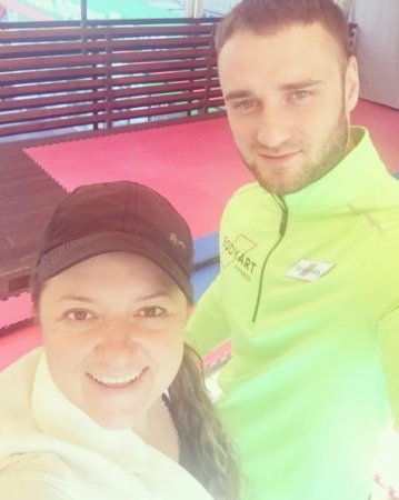 40-летняя Наталья Могилевская без макияжа показала своего молодого тренера