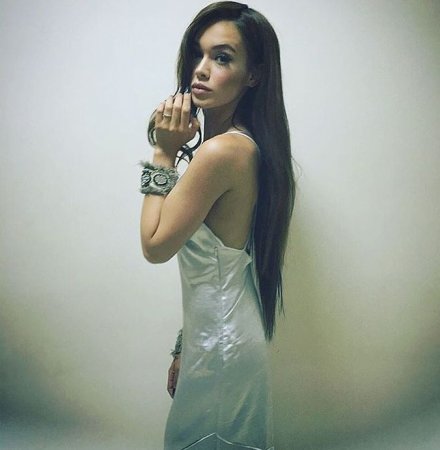 Мария Яремчук похвасталась формами в откровенном платье-ночнушке (фото)