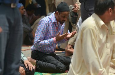 В Пакистане мечеть рухнула на головы людей