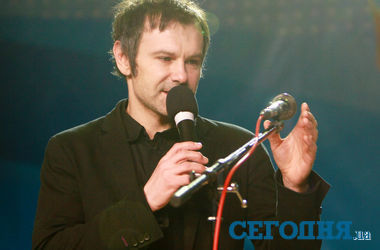 Вакарчук посвятил песню Савченко