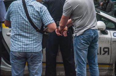 Задержанные в Одессе патрульные-вымогатели пытались на служебной машине скрыться от преследования