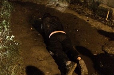 ФОТОФАКТ. В Харькове мужчина бросался на прохожих с ножом