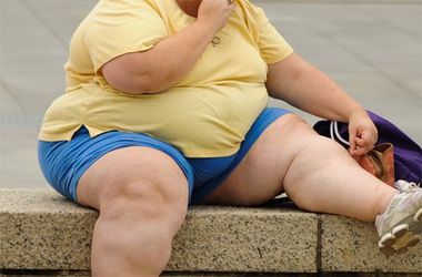 Лишний вес опаснее для мужчин – ученые