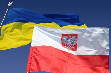 МИД советует украинцам не спешить в Польшу