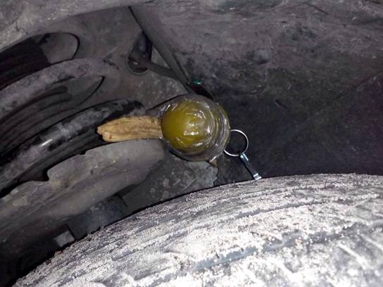Под Киевом неизвестные подложили гранату под машину волонтера