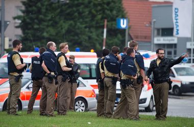 Полиция не нашла у мюнхенского стрелка бомбу