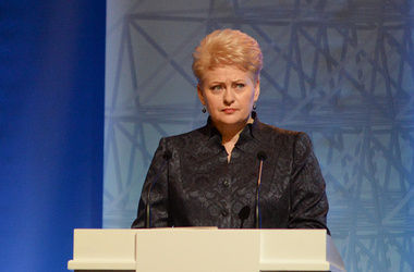Президент Литвы призывает сдерживать РФ военной мощью