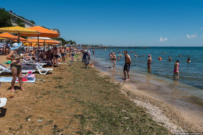 Варламов: Всё, что есть на пляжах в Феодосии – ужасно (фото)