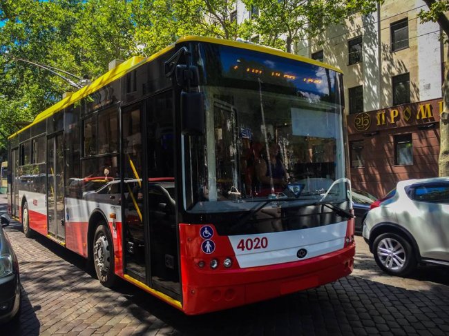 В Одессе на городские маршруты вышли 5 новых троллейбусов Богдан