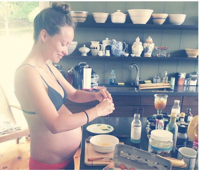Беременная Оливия Уайлд опубликовала фото в бикини (фото)
