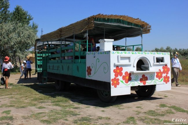 Туристические хиты Херсонщины: розовая вода и фестиваль арбузов (фото)