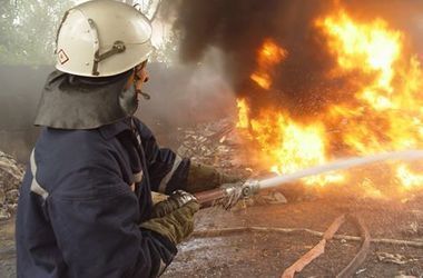 В Харькове поджигают военные автомобили