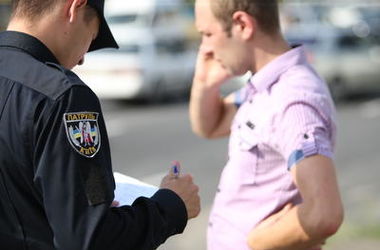 В Киеве ищут преступников, обокравших два банкомата