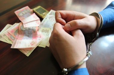 В Киеве неизвестный мужчина ограбил банк