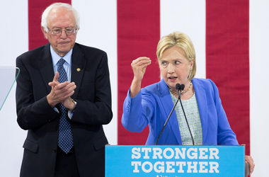 Выборы в США: Сандерс поддержал Клинтон