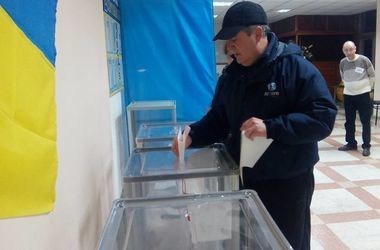 Явка на промежуточных выборах нардепов в шести округах из семи составила 32,94% – ЦИК