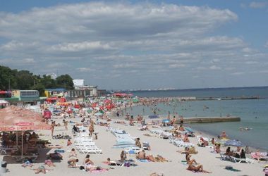 Захват земли у моря в Одессе: на 15 пляжах демонтируют незаконные горки и рестораны
