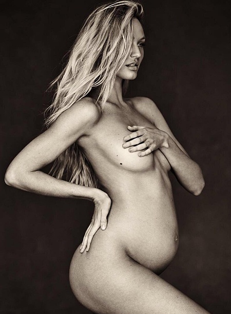27-летняя супермодель полностью обнажилась на пятом месяце беременности (фото)