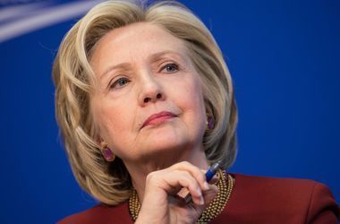 Хиллари Клинтон ознакомилась на секретном брифинге с материалами разведки США