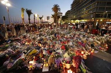 Количество жертв теракта в Ницце увеличилось