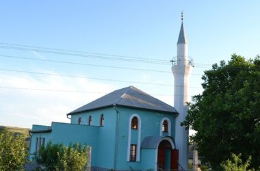 Мечеть в Крыму забросали коктейлями Молотова