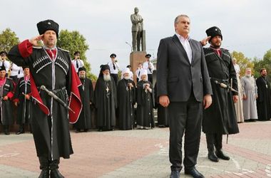 "Обманутый Крым": "казаки" собирают митинг против новых властей полуострова