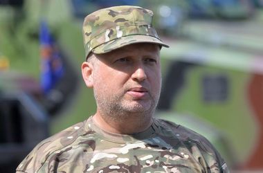 Россия использует оккупированный Донбасс для испытаний новейшего оружия – Турчинов