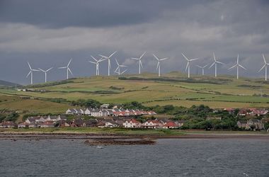 Шотландия впервые смогла полностью обеспечить себя "ветряным" электричеством
