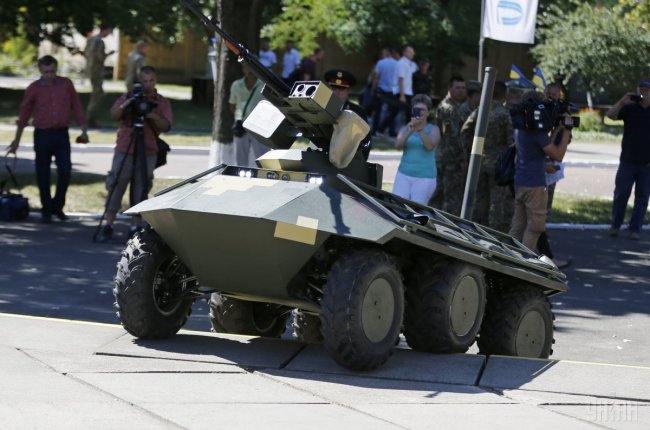 В Киеве показали новый беспилотный минибронетранспортер