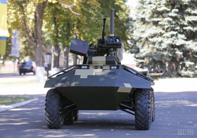 В Киеве показали новый беспилотный минибронетранспортер