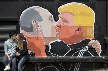 Треть россиян надеются на улучшение отношений с США в случае победы Трампа