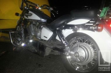 В Одессе мотоциклист врезался в маршрутку и сбежал