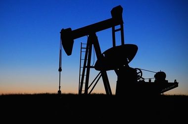 Цены на нефть растут после резкого обвала