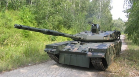 ФОТОФАКТ. Польский оборонпром представил новый основной боевой танк