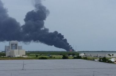 Из-за взрыва ракеты SpaceX потеряла спутник