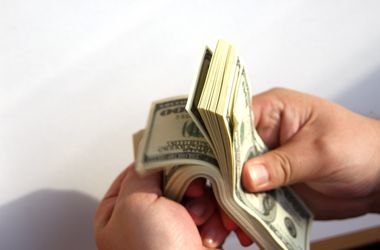 Курс доллара в Украине не вырастет выше 27 гривен – эксперты