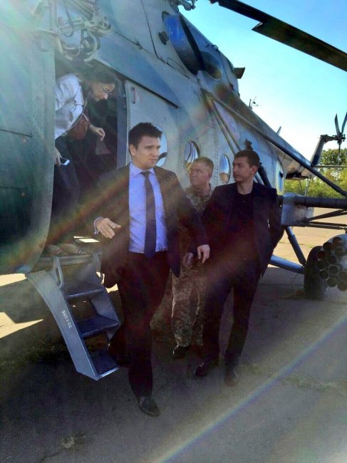 Штайнмайер и Эро прибыли в Краматорск на базу ОБСЕ (фото)