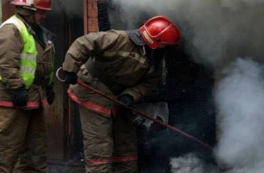 В Харькове сожгли иномарку