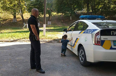 В Каменец-Подольском мать на неделю "забыла" 2-летнего сына у чужих людей
