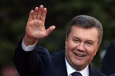 В марте 2014 Янукович "подписал указ" о выходе из гражданства Украины 590 прокуроров – Луценко