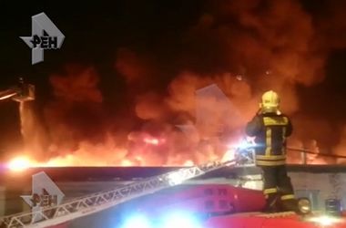 Во время тушения масштабного пожара в Москве погибли семеро пожарных