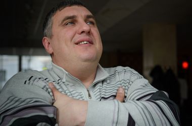 Жена крымского "диверсанта" просит Порошенко помочь спасти мужа
